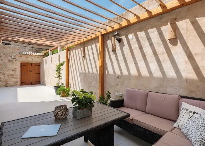 Nika Hvar Island Jelsa